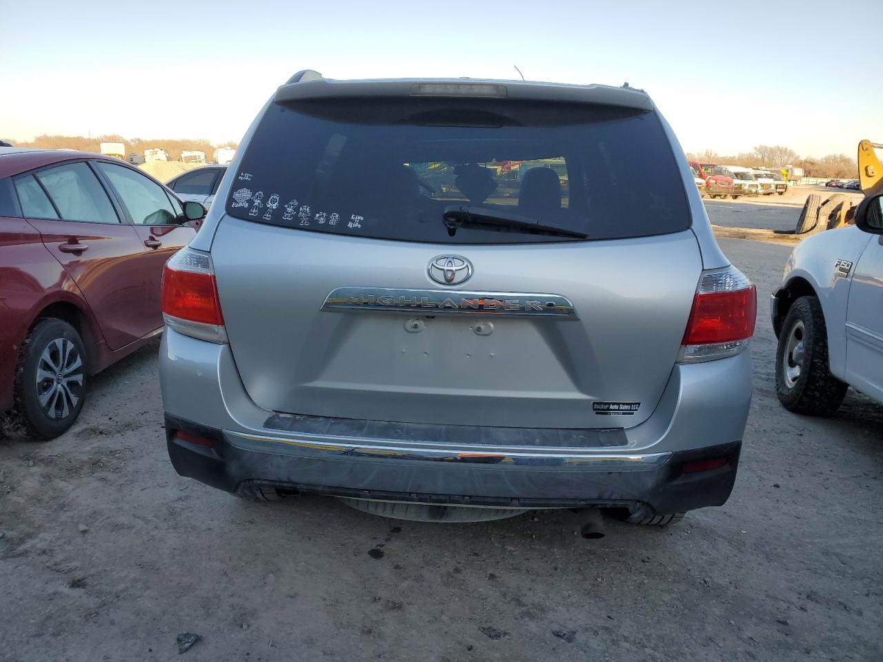 2011 TOYOTA HIGHLANDER - Фото 6