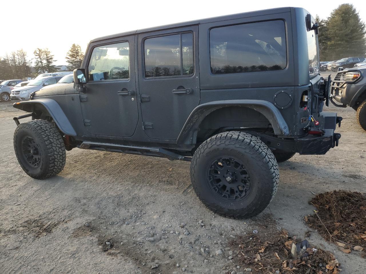 2012 JEEP WRANGLER U - Image 2