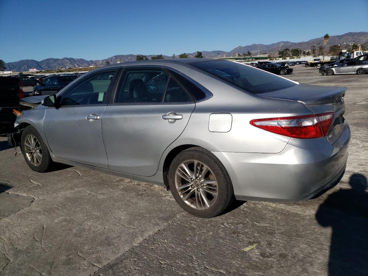 2015 TOYOTA CAMRY LE - Фото 2