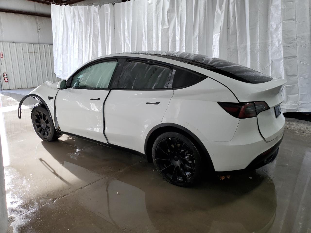 2022 TESLA MODEL Y - Image 2