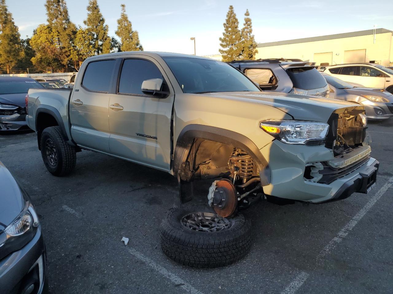 2023 TOYOTA TACOMA DOU - Фото 4