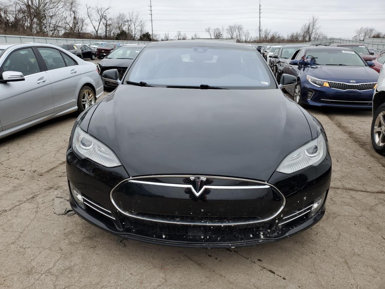 2015 TESLA MODEL S P8 - Image 5