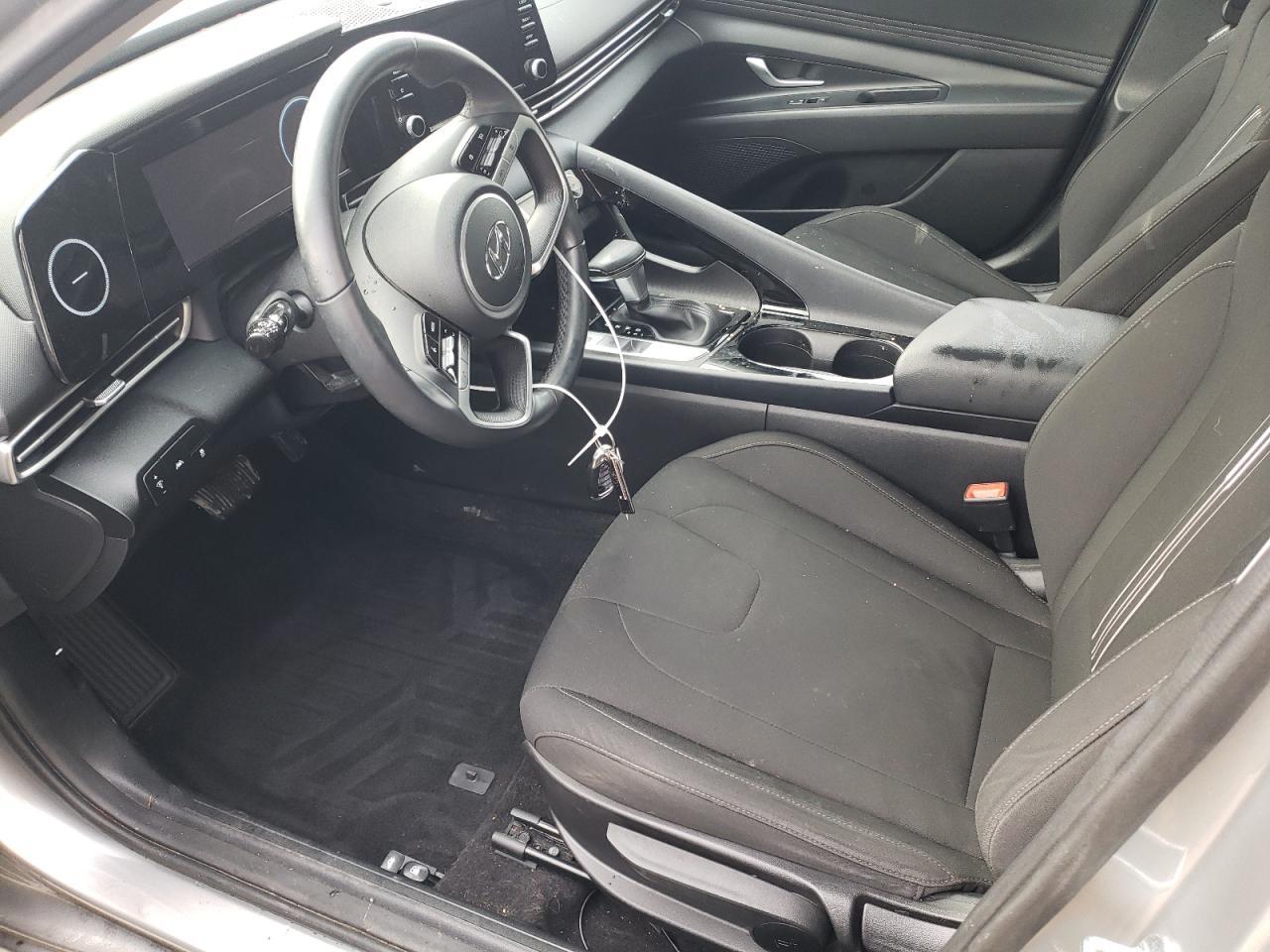 2022 HYUNDAI ELANTRA SE - Фото 7