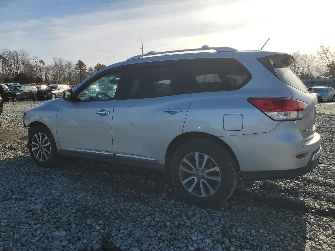 2013 NISSAN PATHFINDER - Image 2