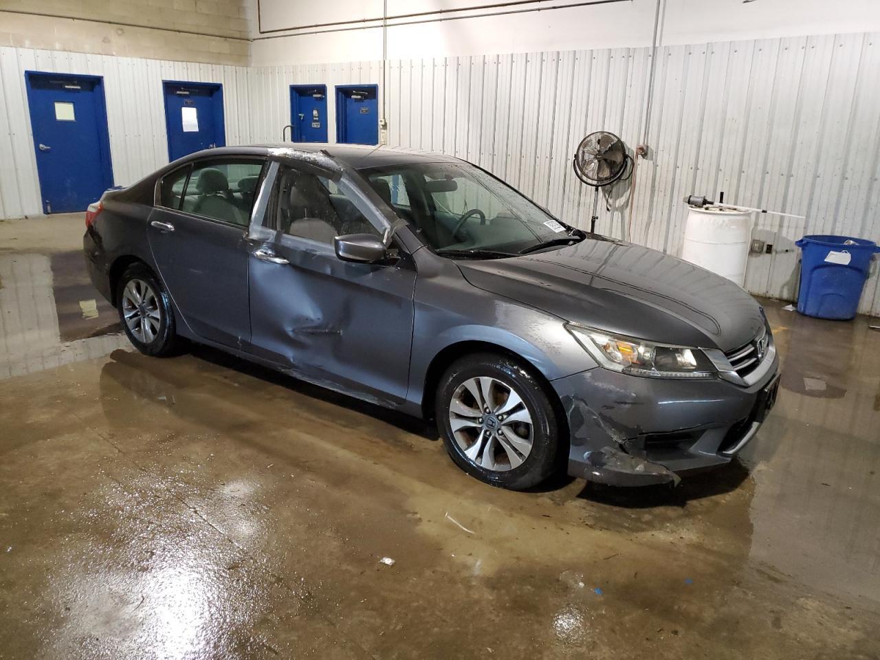 2014 HONDA ACCORD LX - Image 4