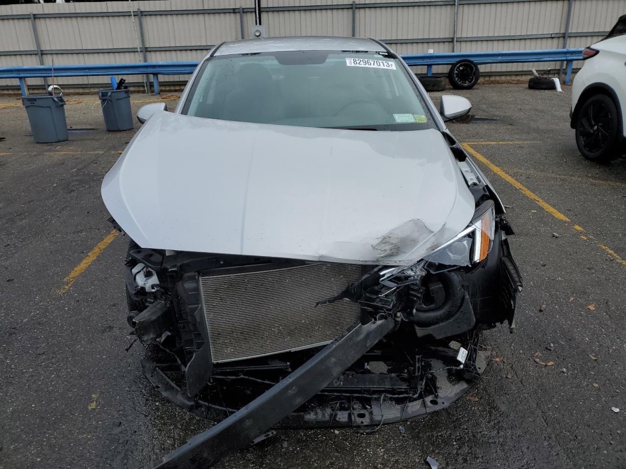 2019 HYUNDAI ELANTRA SE - Фото 5