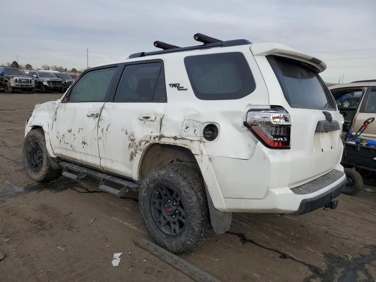 2022 TOYOTA 4RUNNER SR - Image 2