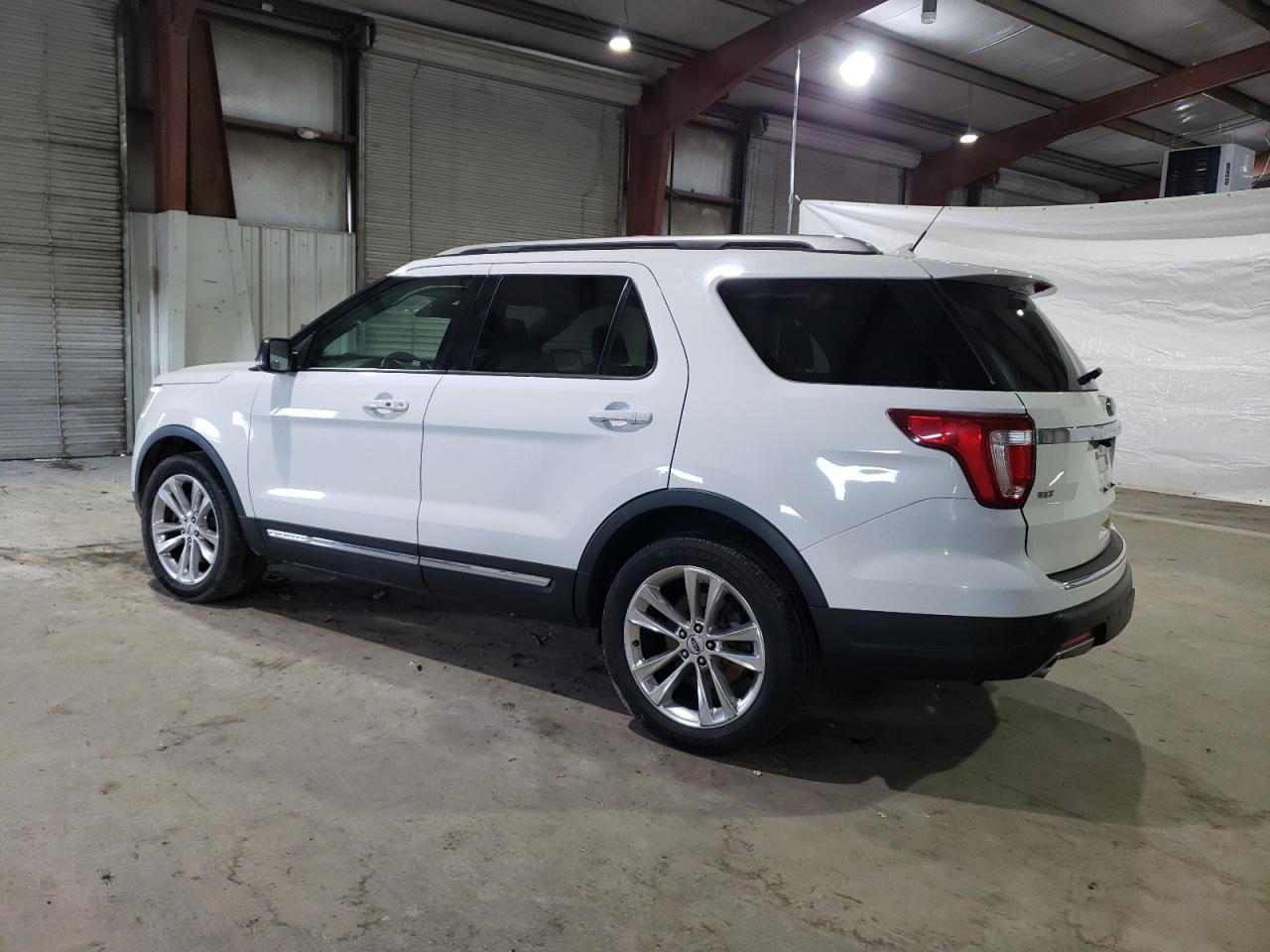 2018 FORD EXPLORER X - Фото 2