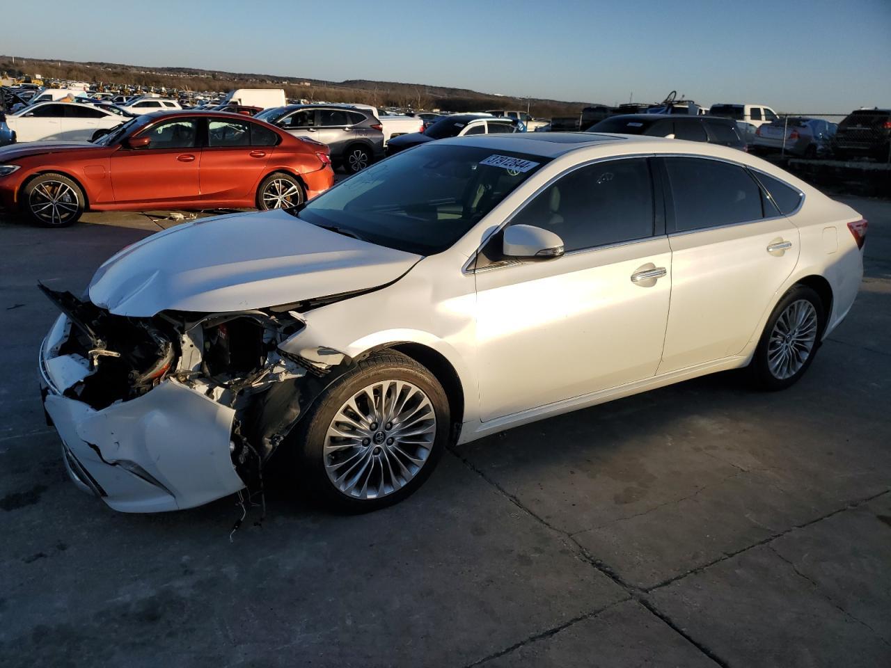 2016 TOYOTA AVALON XLE