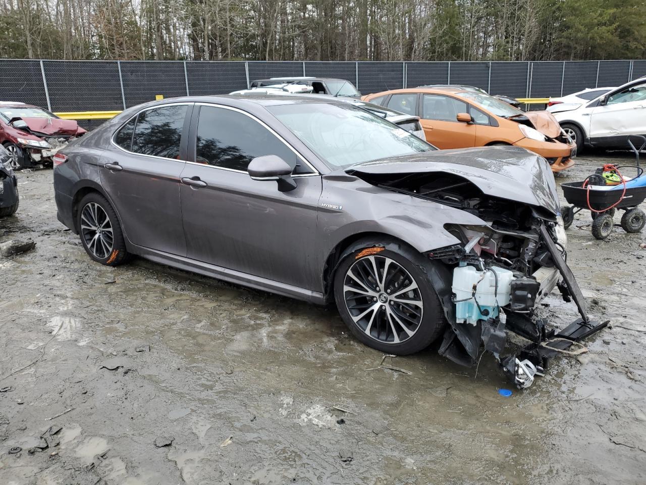 2020 TOYOTA CAMRY SE - Фото 4