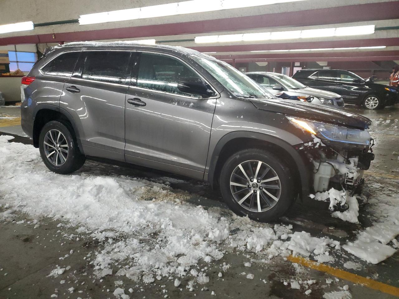 2018 TOYOTA HIGHLANDER - Image 4