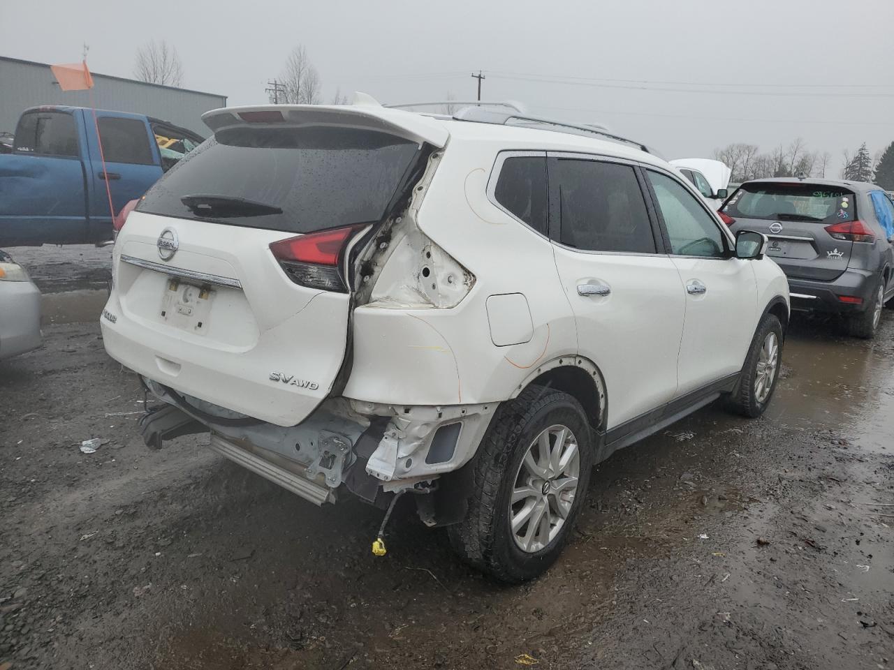 2018 NISSAN ROGUE S - Фото 3