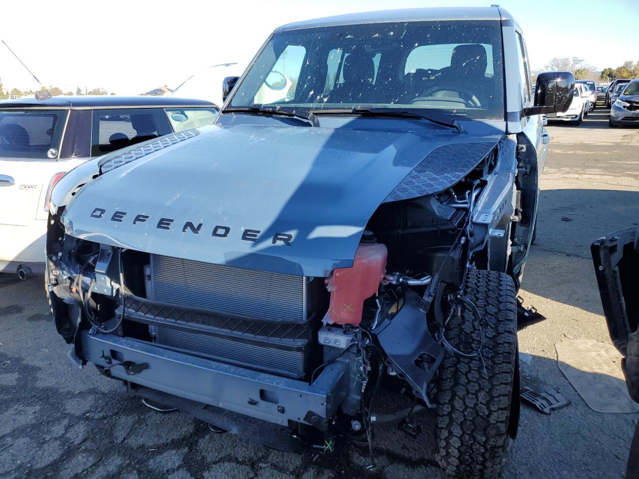 2024 LAND ROVER DEFENDER 1