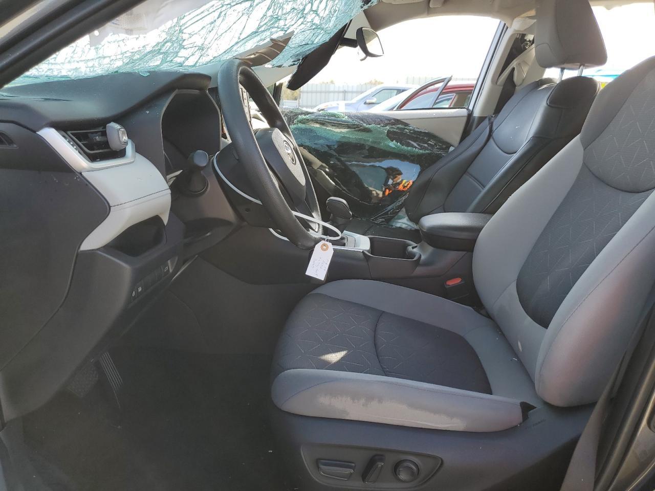 2022 TOYOTA RAV4 XLE - Фото 7