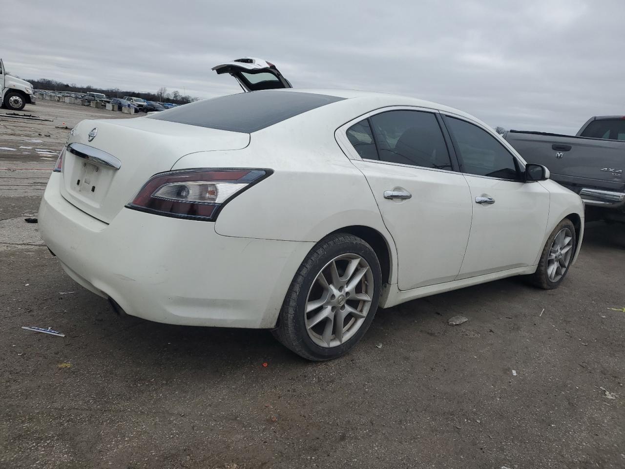 2013 NISSAN MAXIMA S - Фото 3