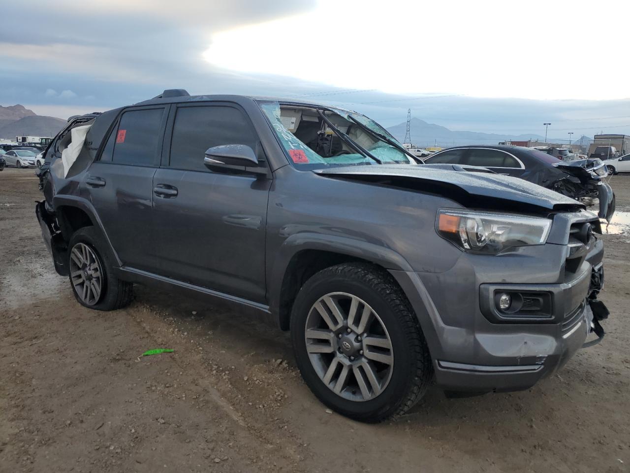 2022 TOYOTA 4RUNNER SR - Image 4