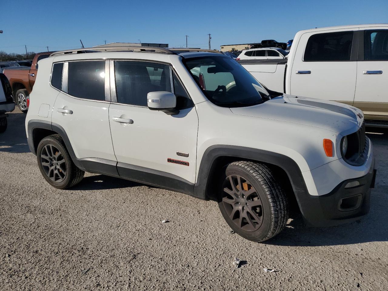 2016 JEEP RENEGADE L - Image 4