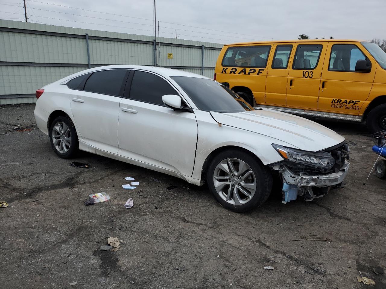 2018 HONDA ACCORD LX - Image 4