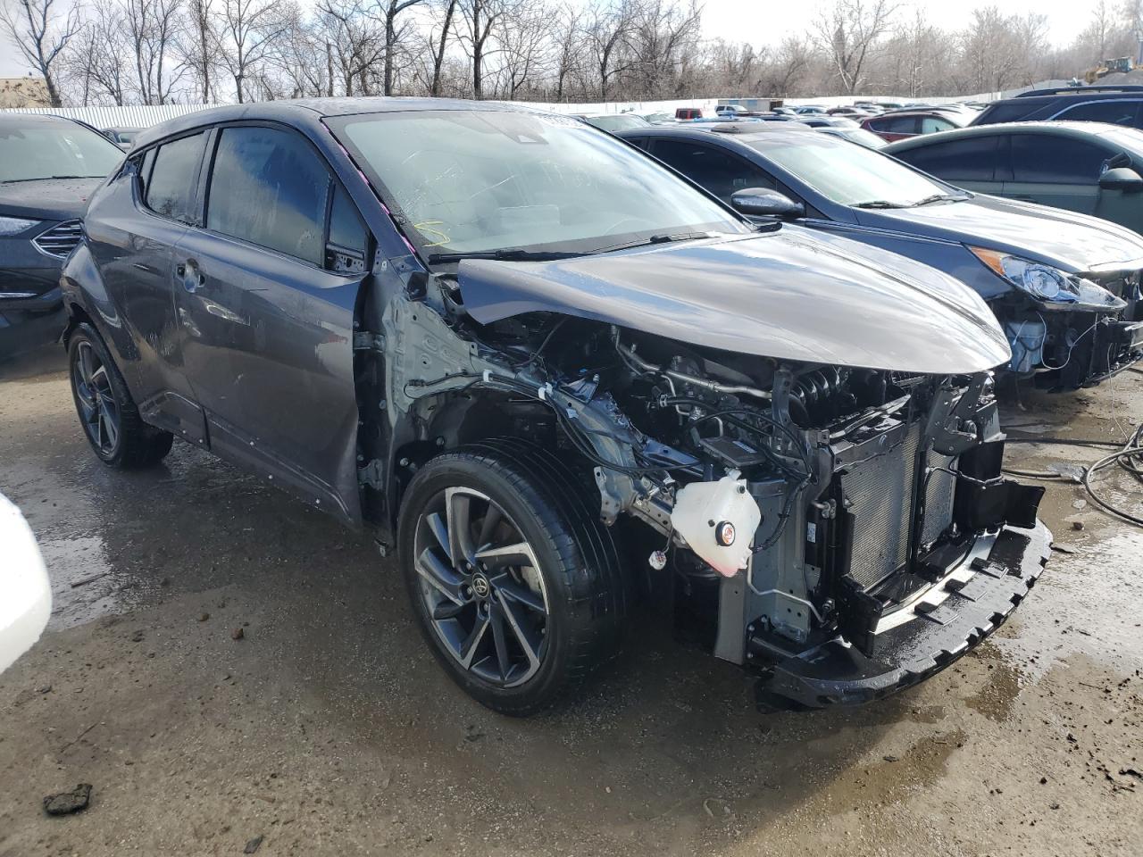 2021 TOYOTA C-HR XLE - Фото 4