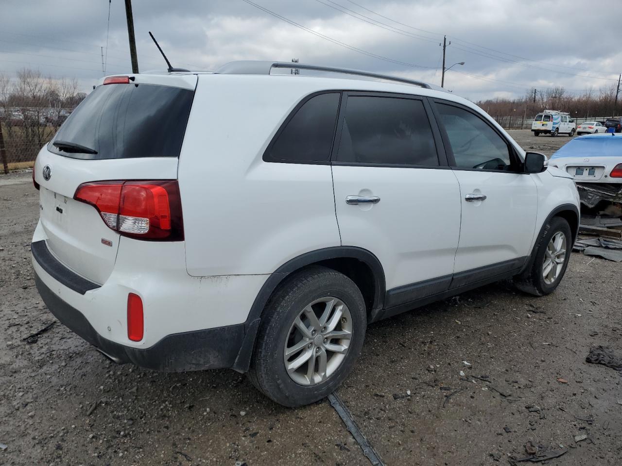 2014 KIA SORENTO LX - Image 3