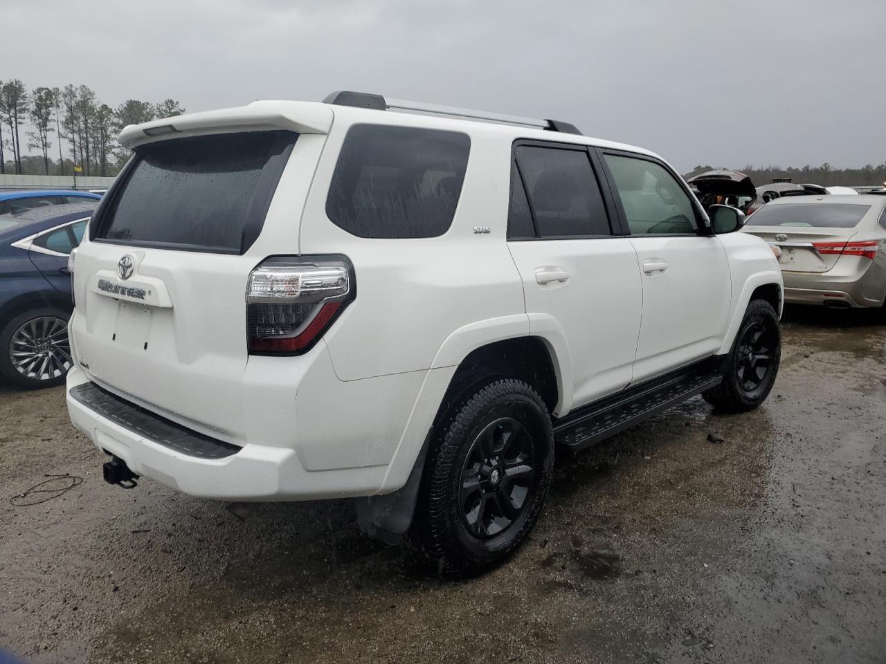 2020 TOYOTA 4RUNNER SR - Фото 3