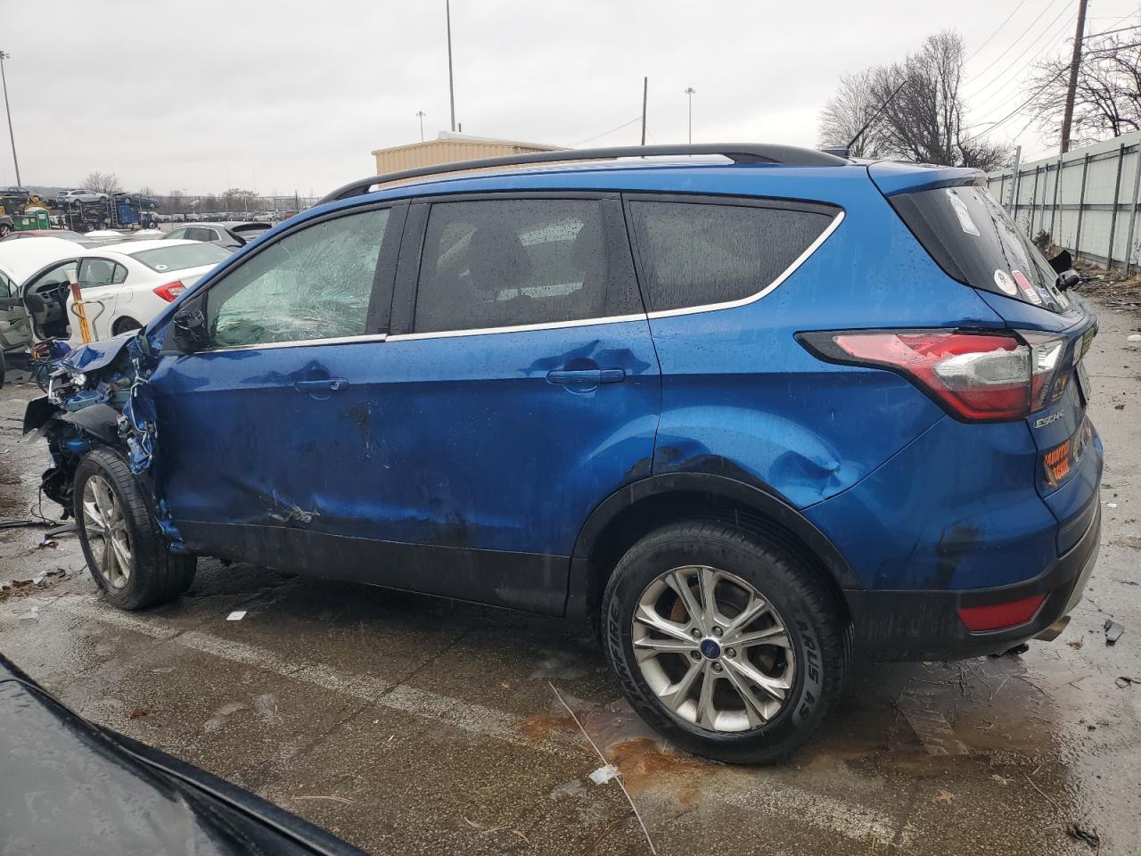 2017 FORD ESCAPE SE - Фото 2