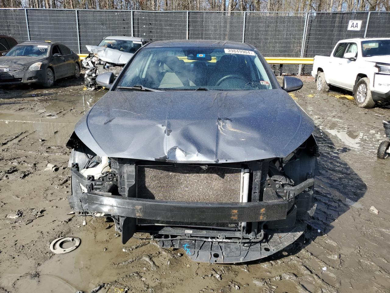 2019 HYUNDAI ELANTRA SE - Image 5