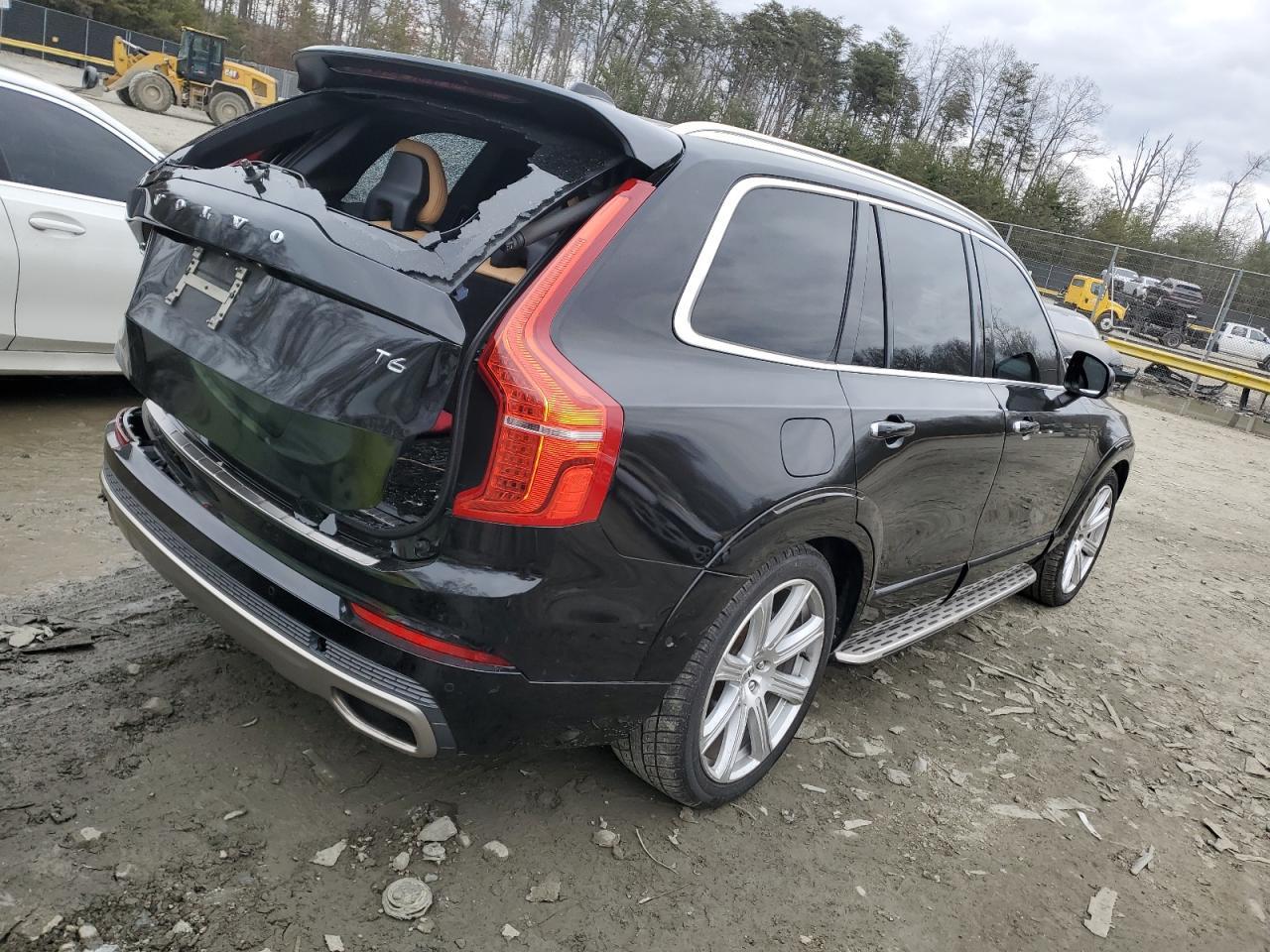 2016 VOLVO XC90 T6 - Фото 3