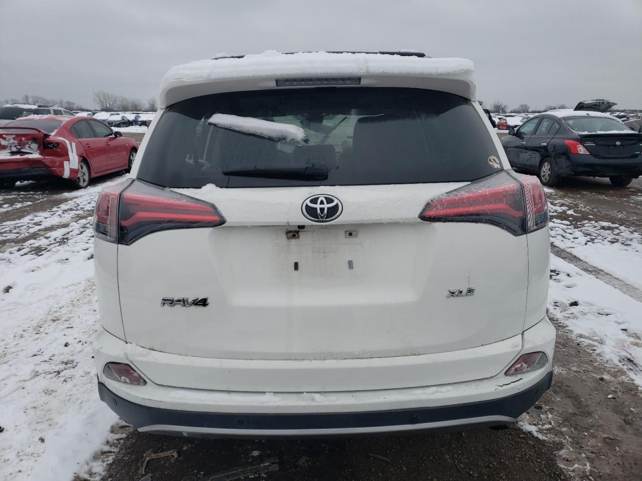 2017 TOYOTA RAV4 XLE - Image 6