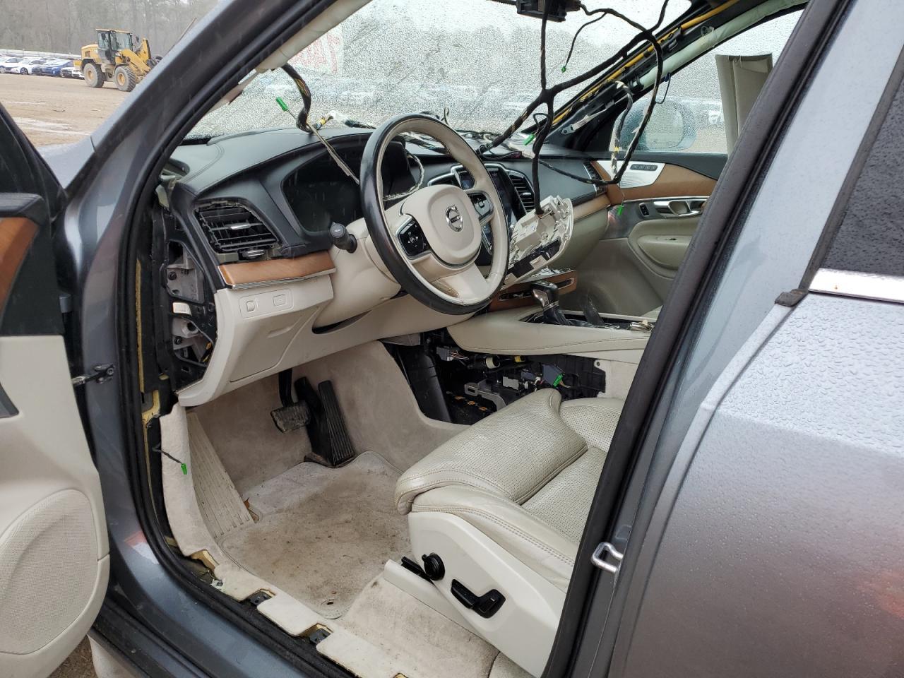 2016 VOLVO XC90 T6 - Image 7