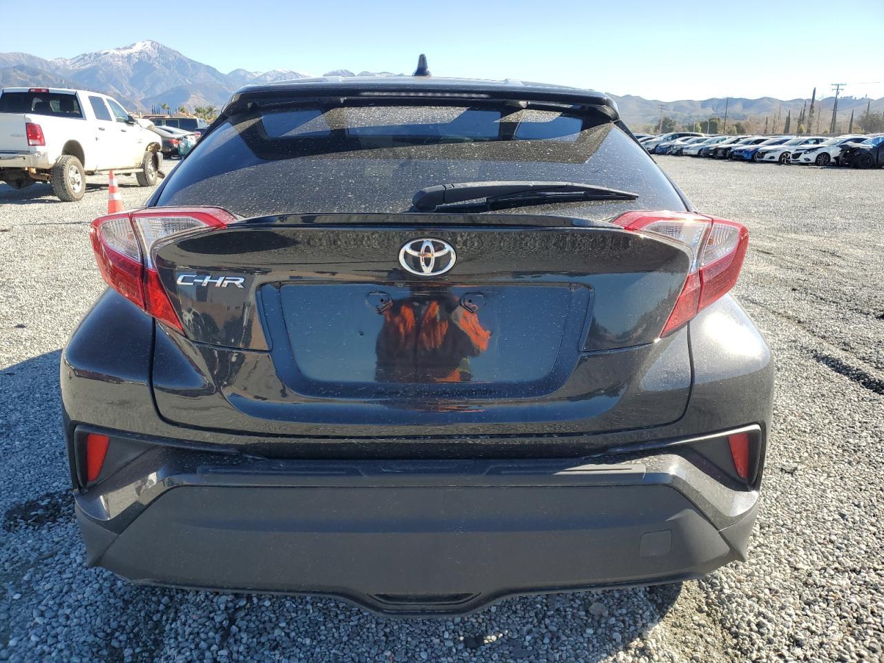 2019 TOYOTA C-HR XLE - Фото 6