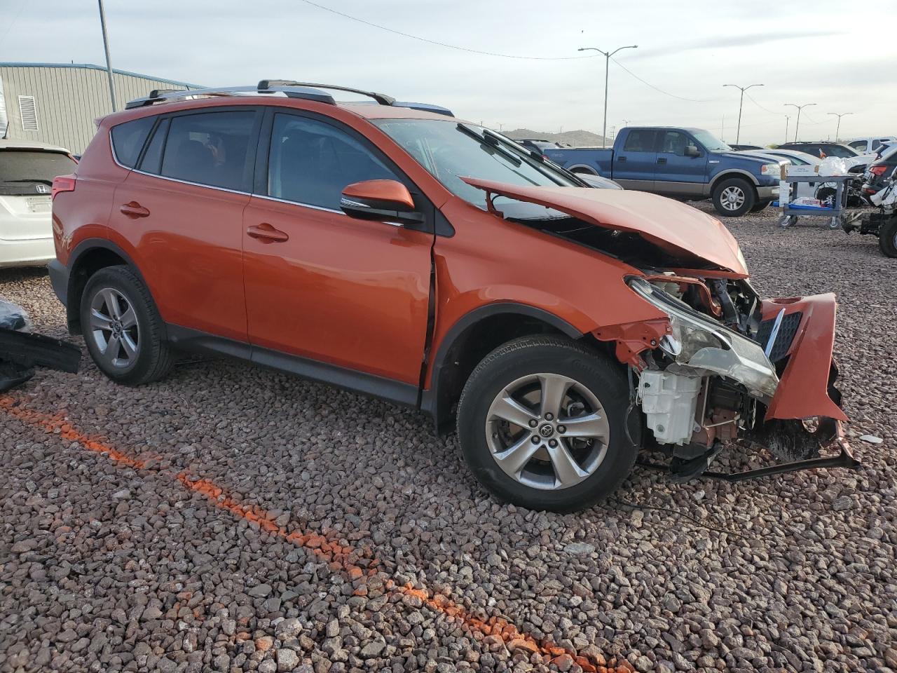 2015 TOYOTA RAV4 XLE - Фото 4