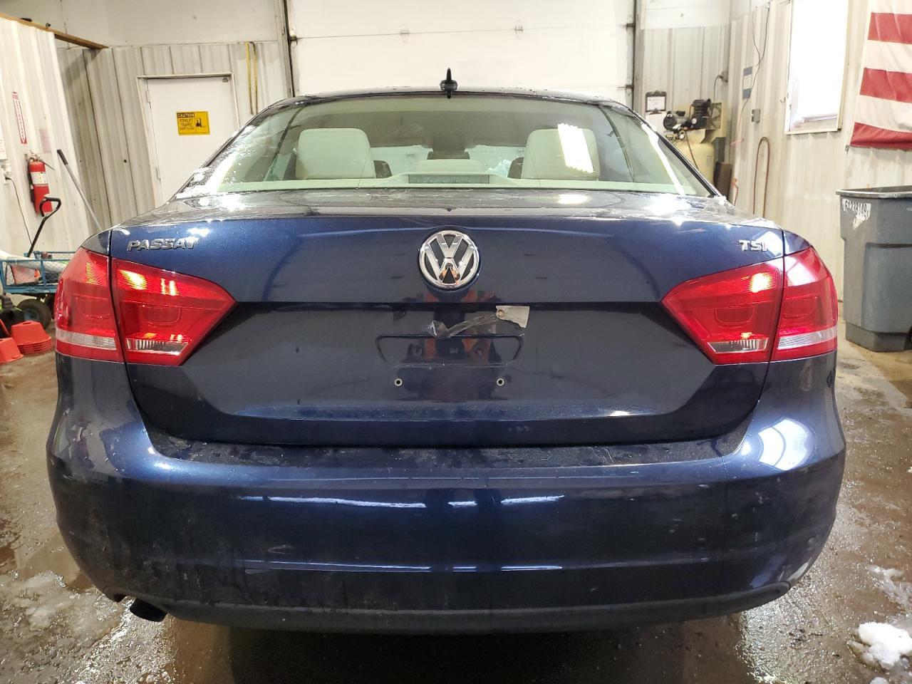 2015 VOLKSWAGEN PASSAT S - Фото 6
