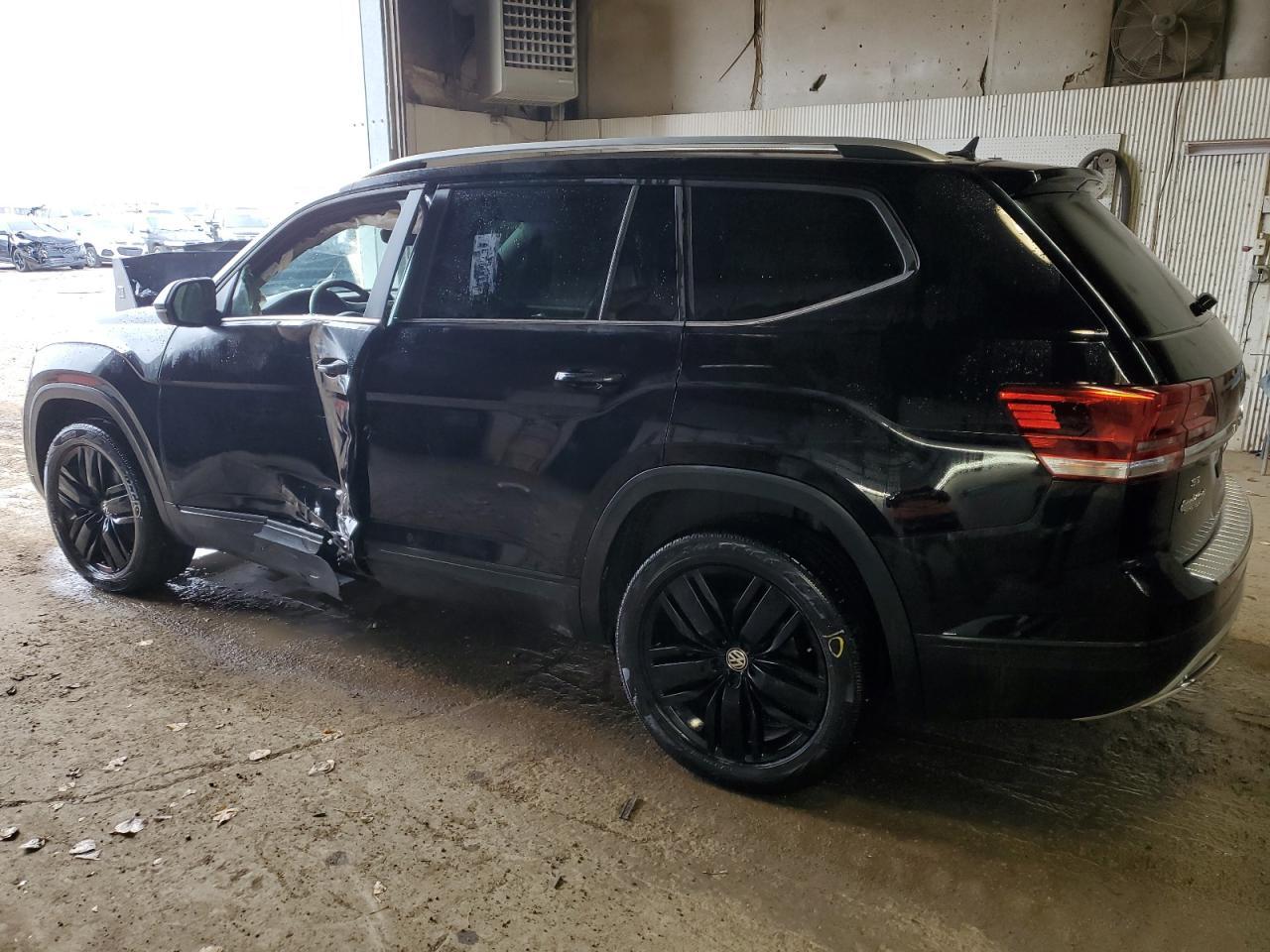2018 VOLKSWAGEN ATLAS SE - Image 2
