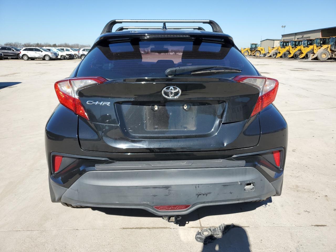 2018 TOYOTA C-HR XLE - Image 6