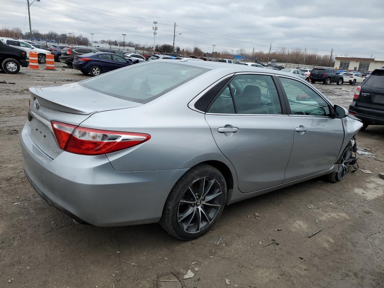 2017 TOYOTA CAMRY LE - Image 3