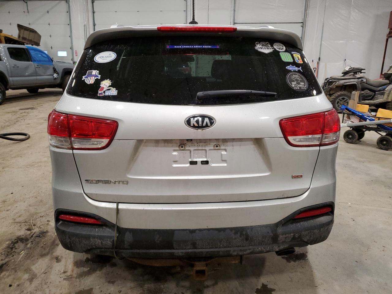 2016 KIA SORENTO LX - Фото 6