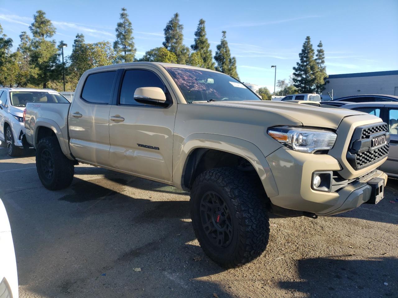 2017 TOYOTA TACOMA DOU - Фото 4