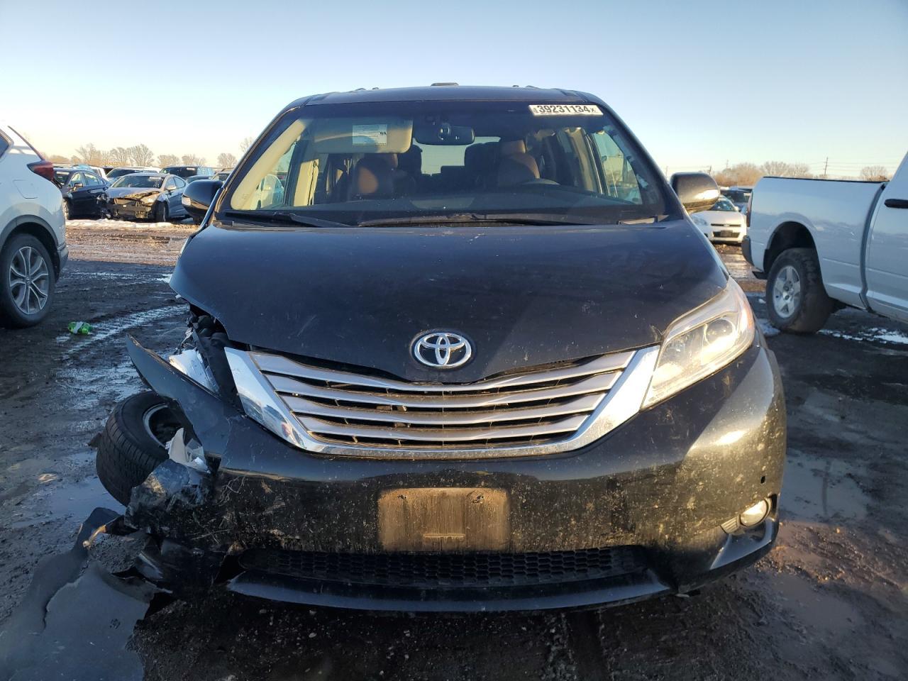 2015 TOYOTA SIENNA XLE - Фото 5