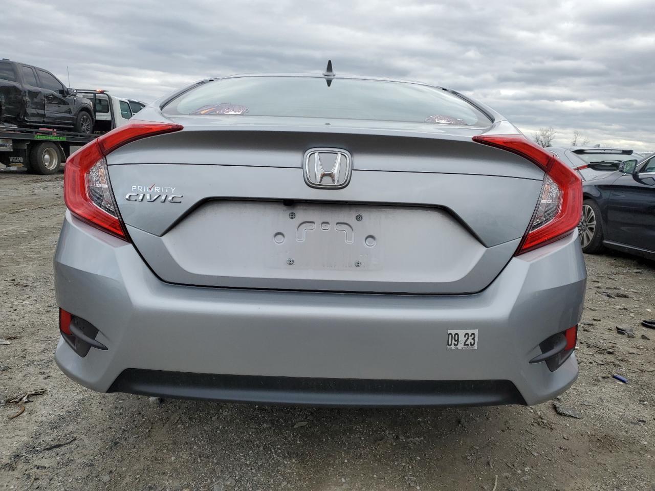 2018 HONDA CIVIC EX - Image 6