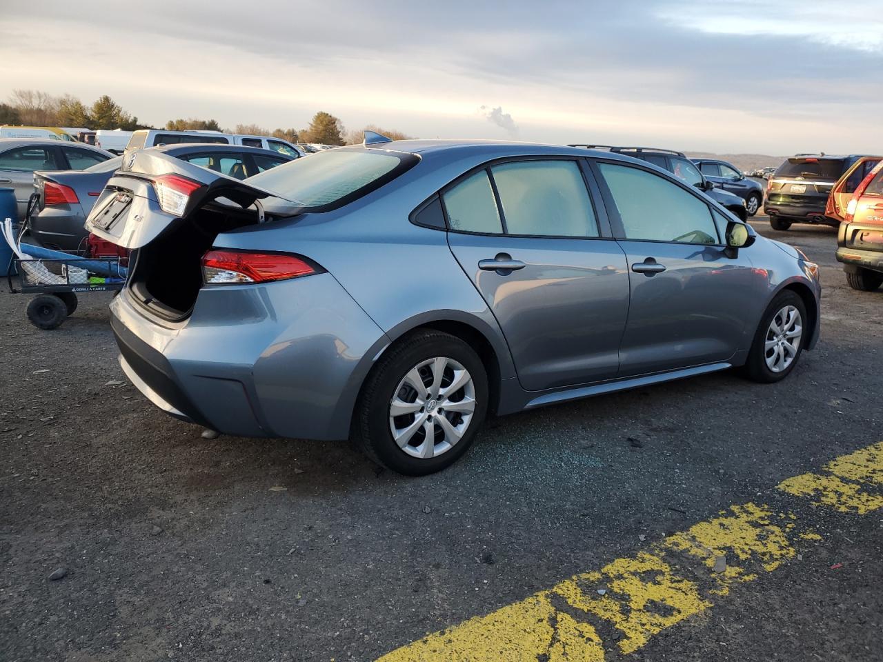 2021 TOYOTA COROLLA LE - Фото 3