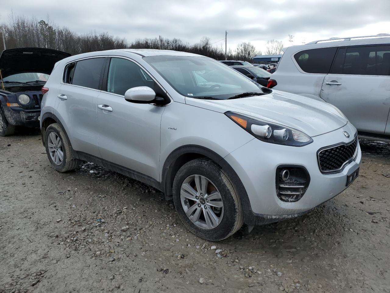 2017 KIA SPORTAGE L - Image 4