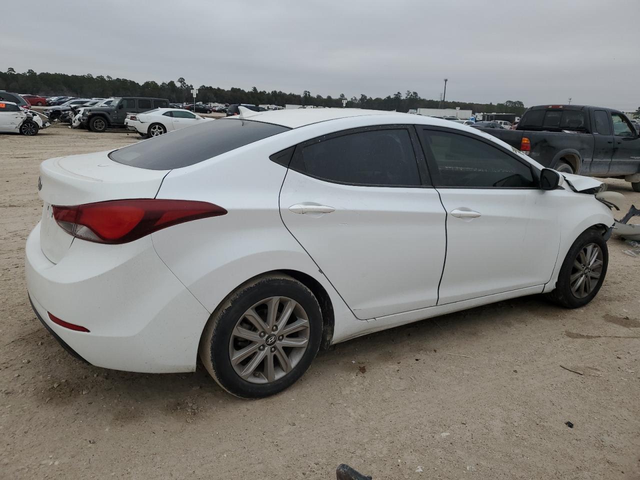 2015 HYUNDAI ELANTRA SE - Фото 3