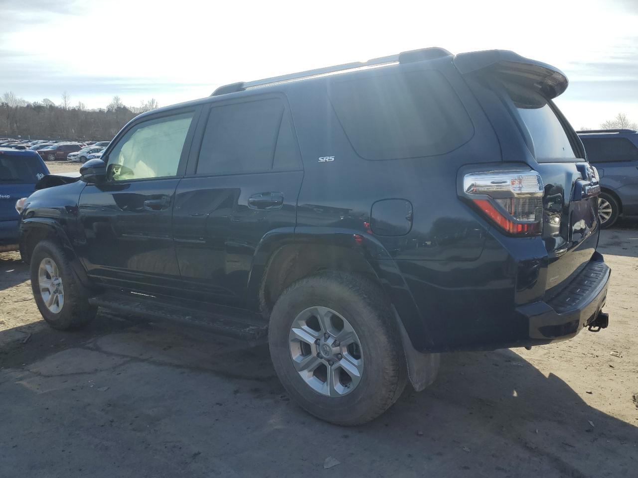 2020 TOYOTA 4RUNNER SR - Image 2