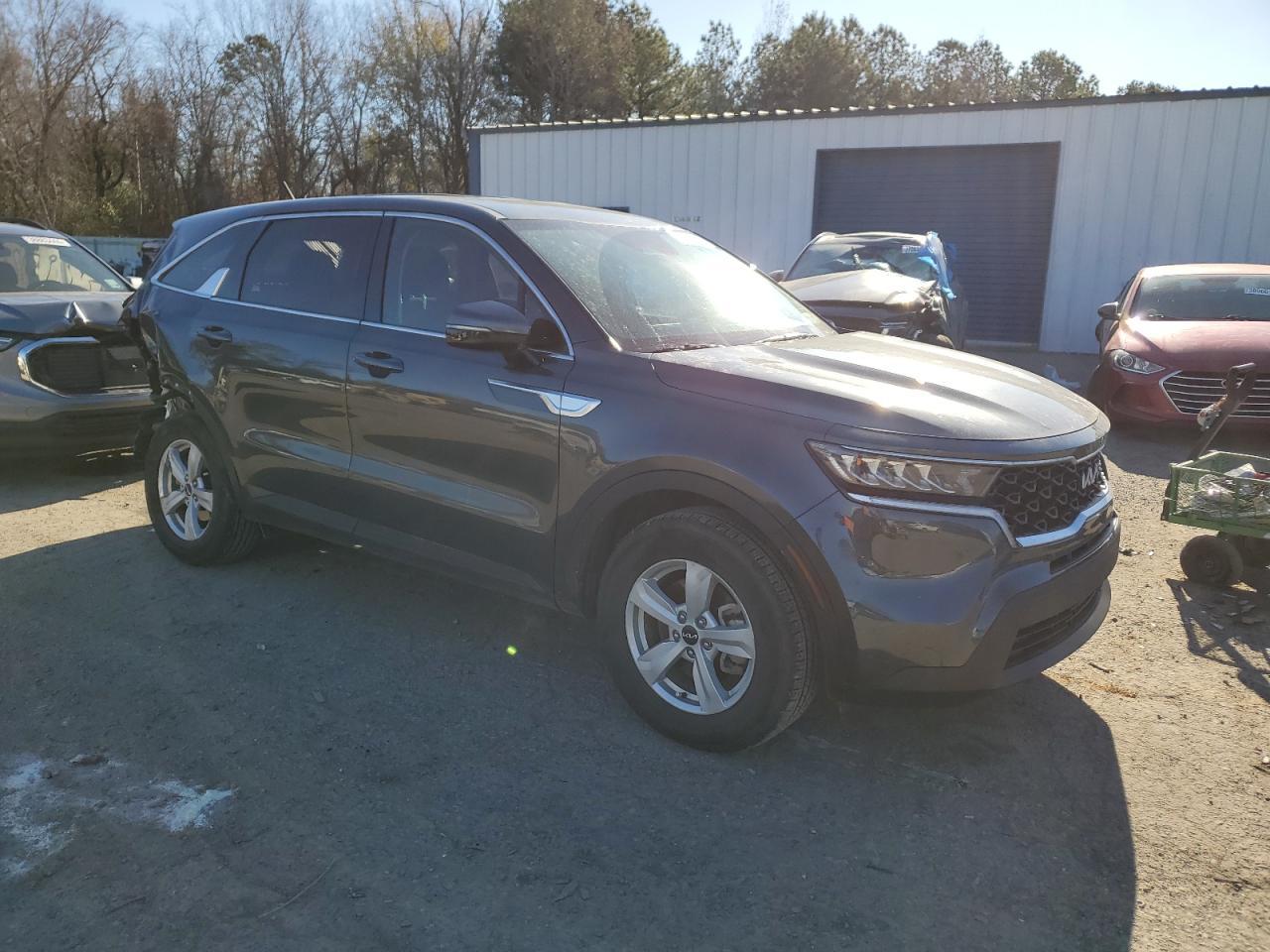2023 KIA SORENTO LX - Image 4