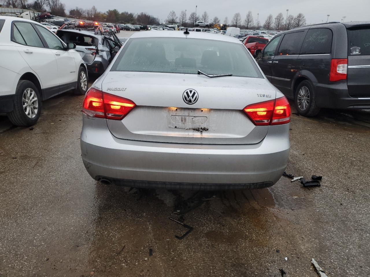 2013 VOLKSWAGEN PASSAT SE - Image 6