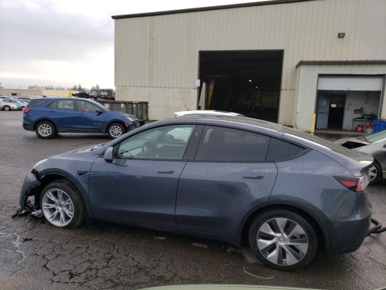 2023 TESLA MODEL Y - Image 2