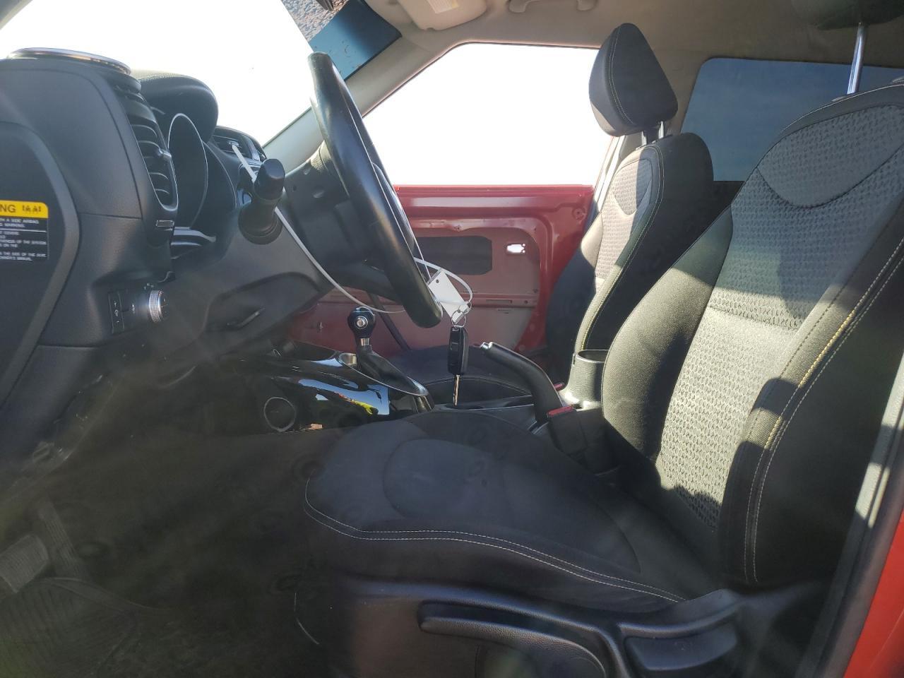 2016 KIA SOUL + - Image 7