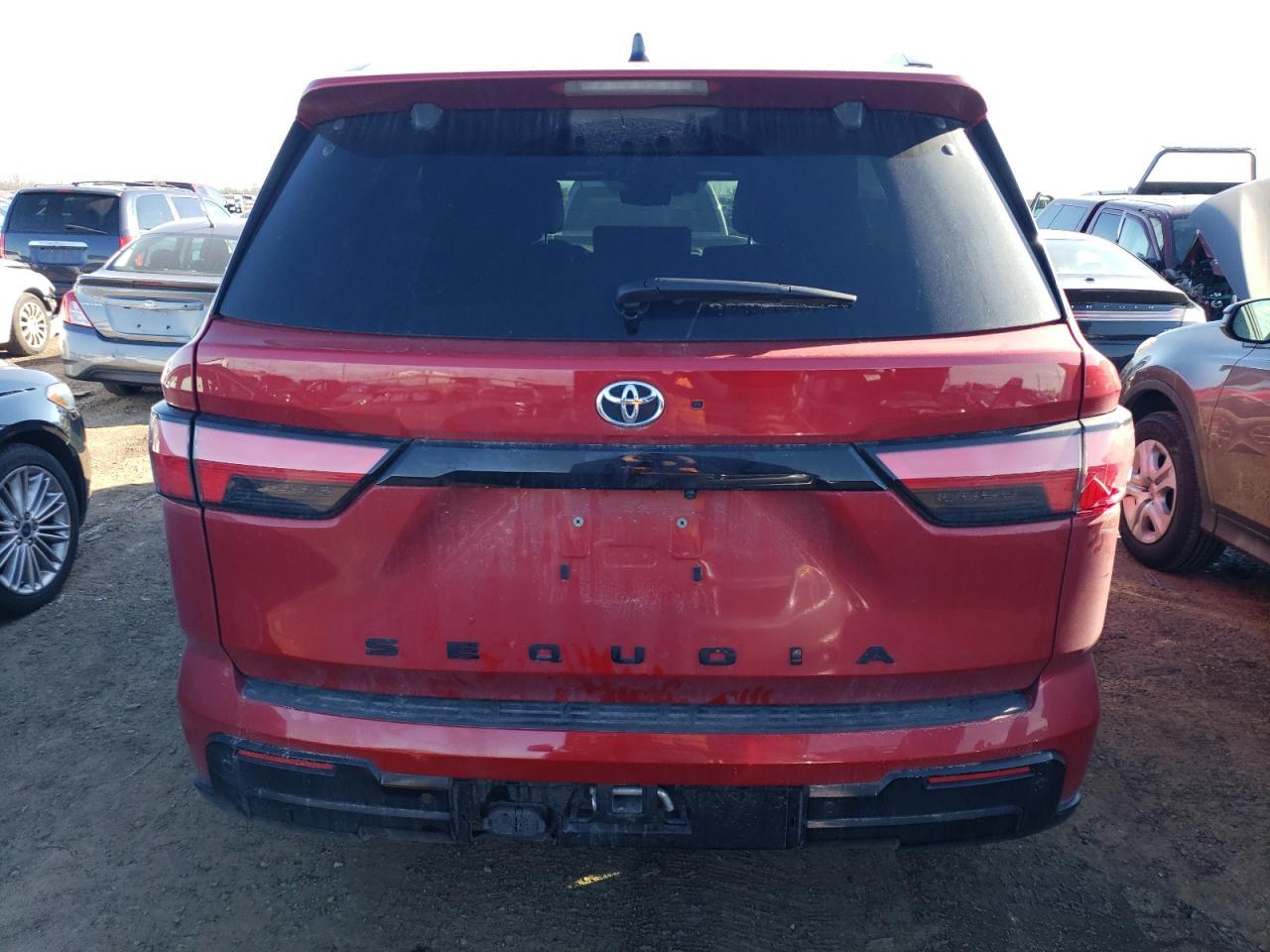 2023 TOYOTA SEQUOIA SR - Фото 6