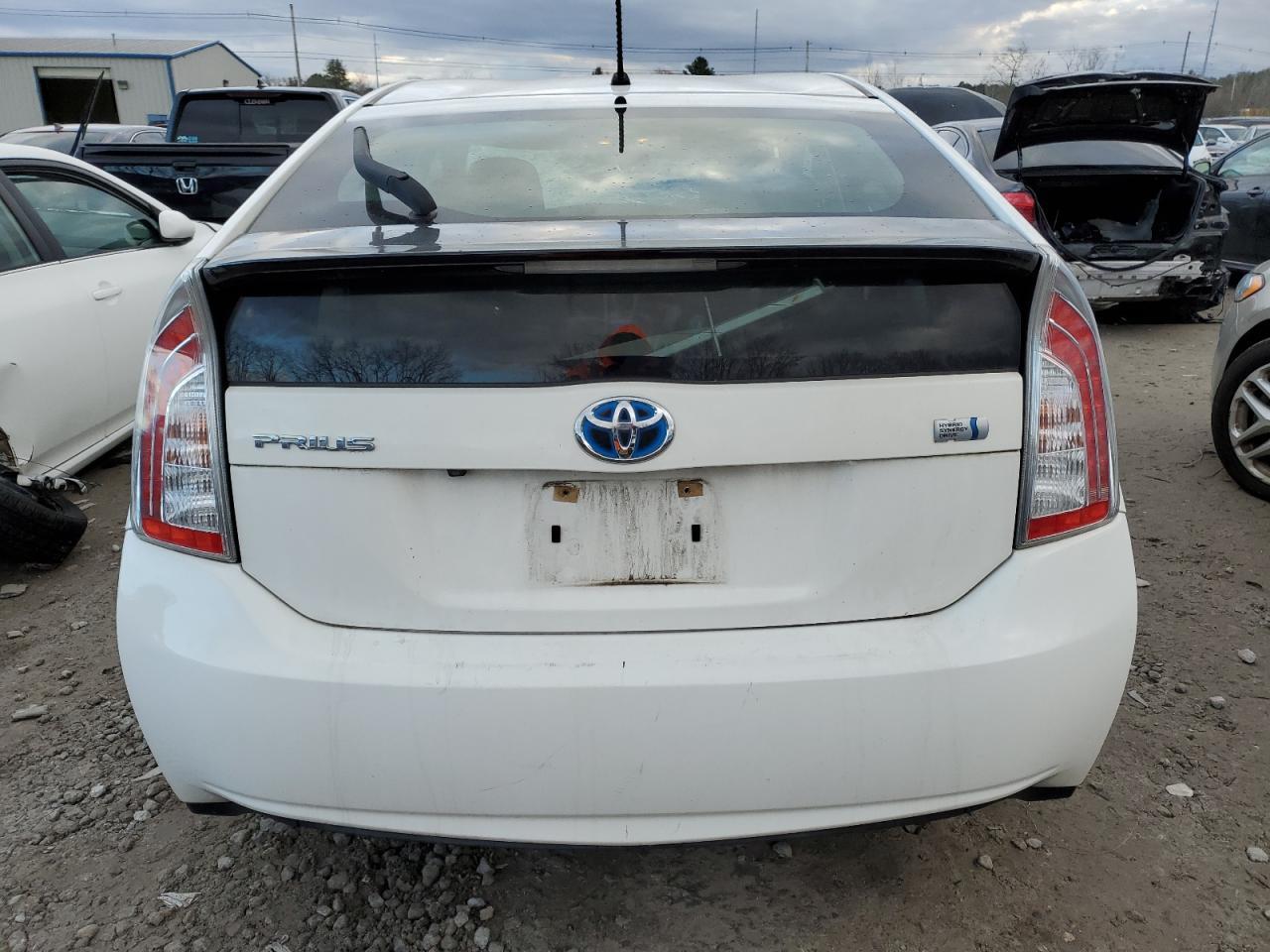 2015 TOYOTA PRIUS - Image 6